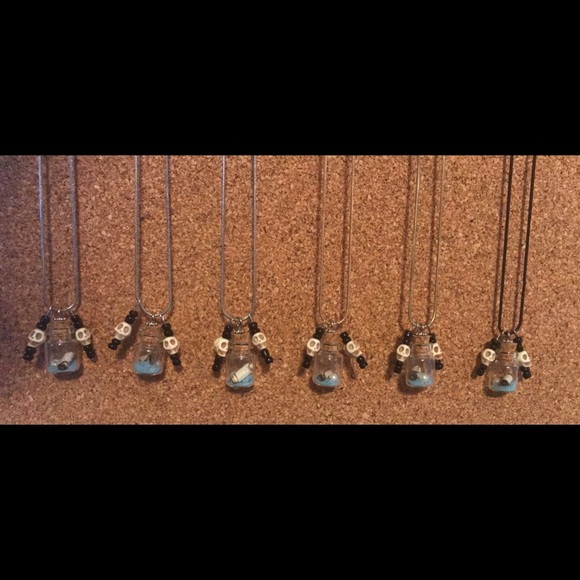 Jewelry - Lost treasure necklace